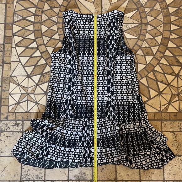Style & Co geometric sleeveless top peplum PS - Picture 8 of 12